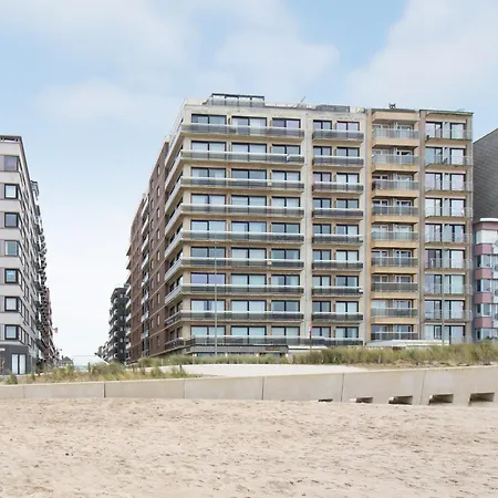 In Middelkerke, Views Apartment *