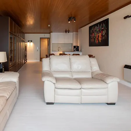 In Middelkerke, Views Apartment *
